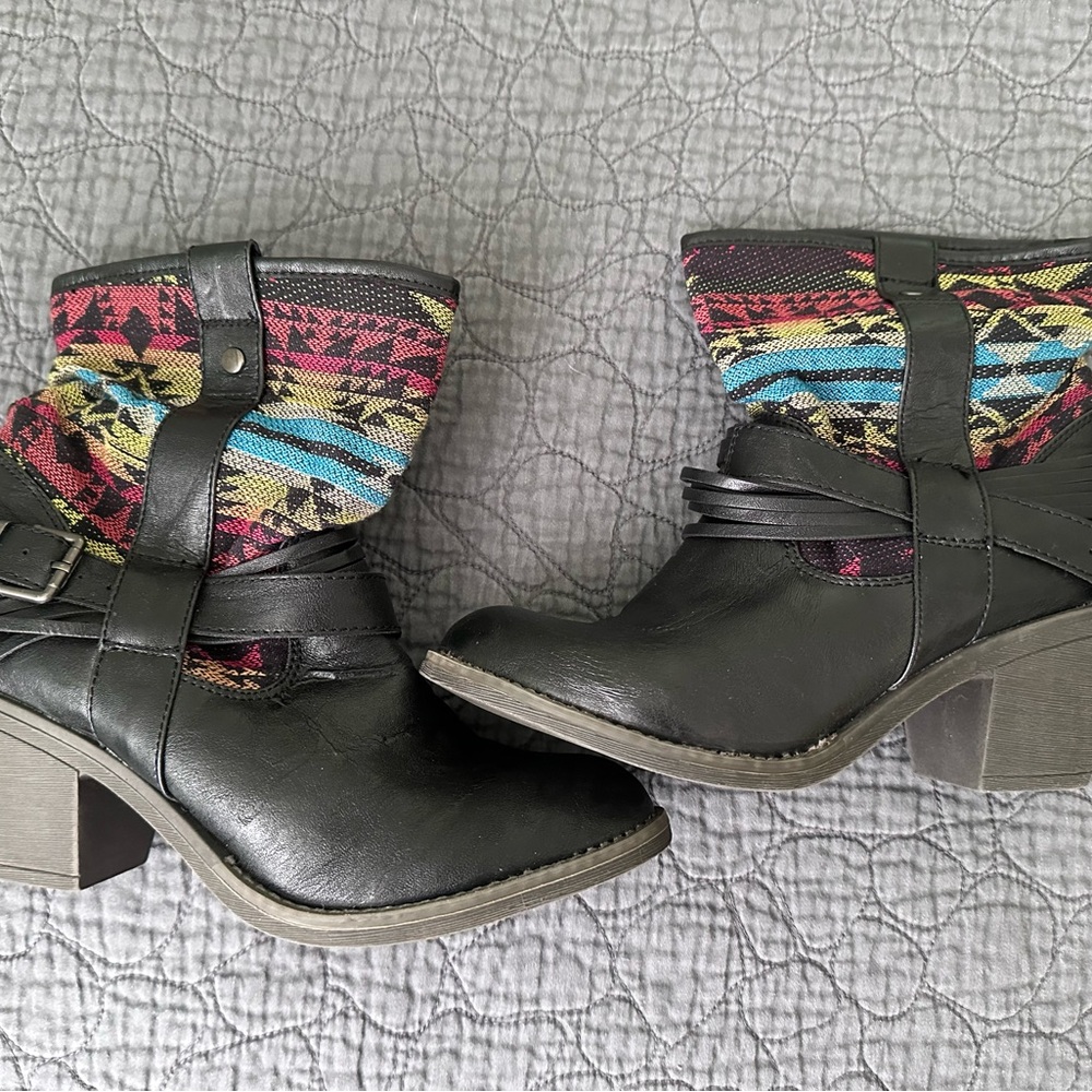 Limelight Santa Fe Boots SZ 7 Women’s Aztec print Southwest ankle boots
